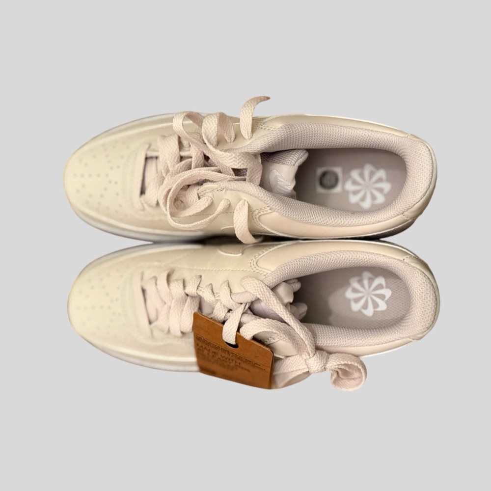 Nike MC Trainer 2 Women’s 9 Light Bone Neutral Sneakers - Picture 4 of 7